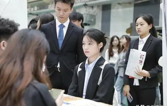 如何挑选写字楼?掌握这些技巧即可